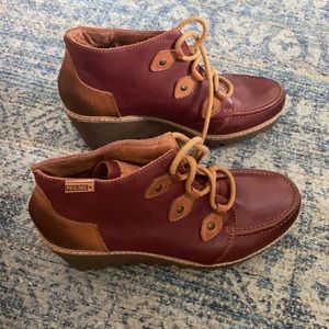 NWOT Pikolinos boots